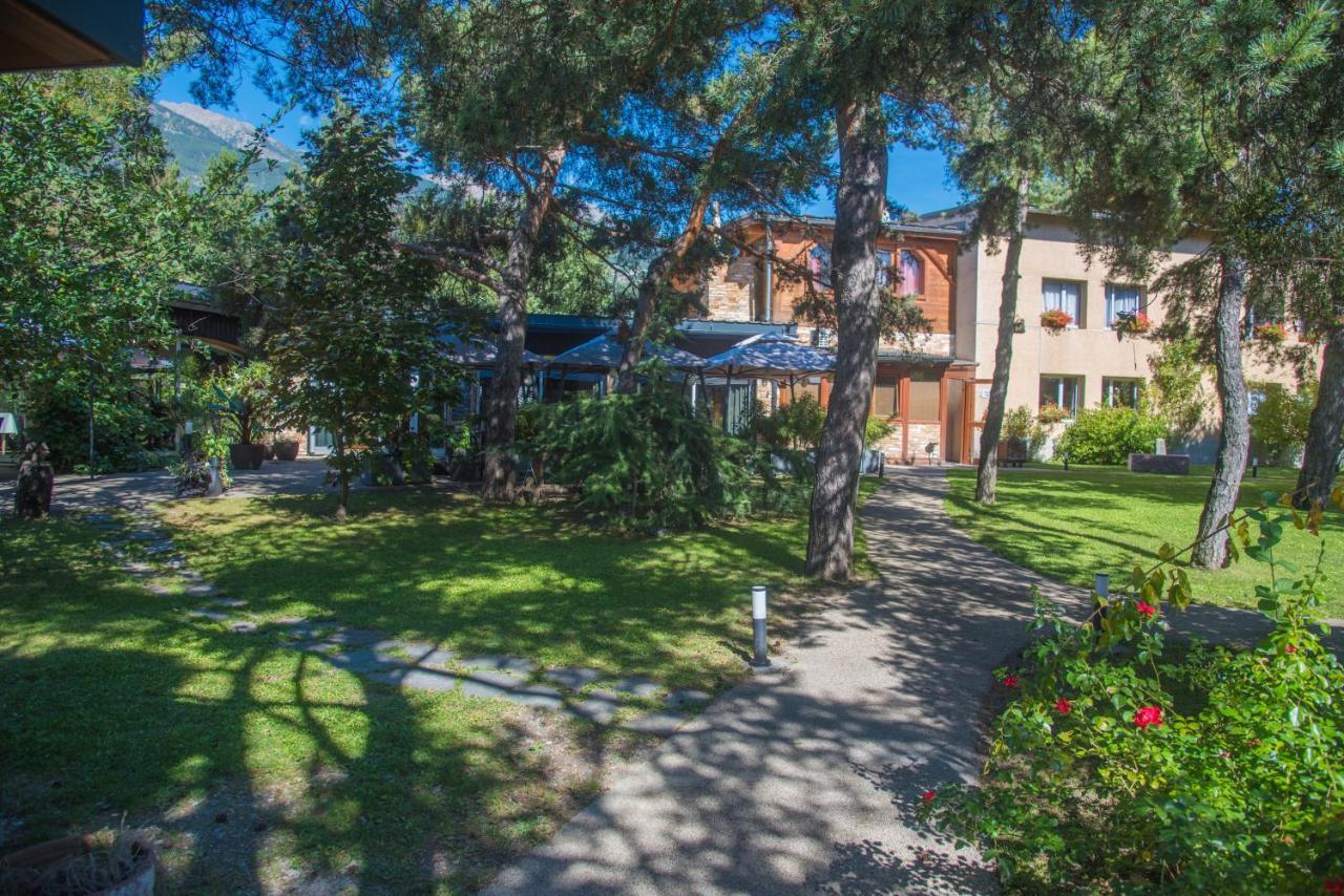 Logis Hotel Le Lac Embrun Exterior foto